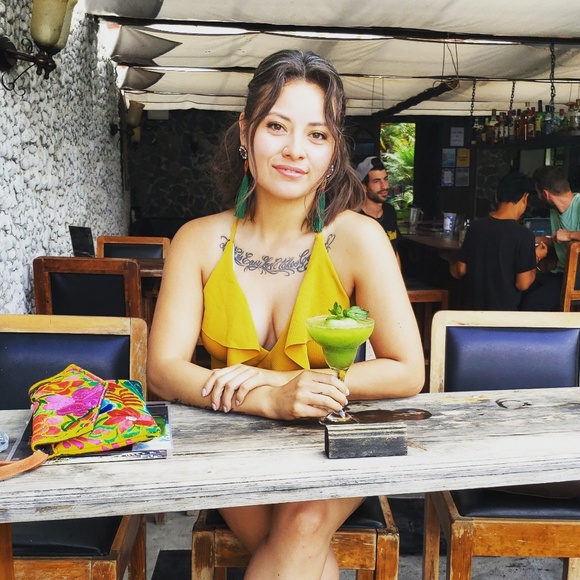 **MEET YOUR POSH AMBASSADOR,  BONNIE!** ๐ - Picture 1 of 1